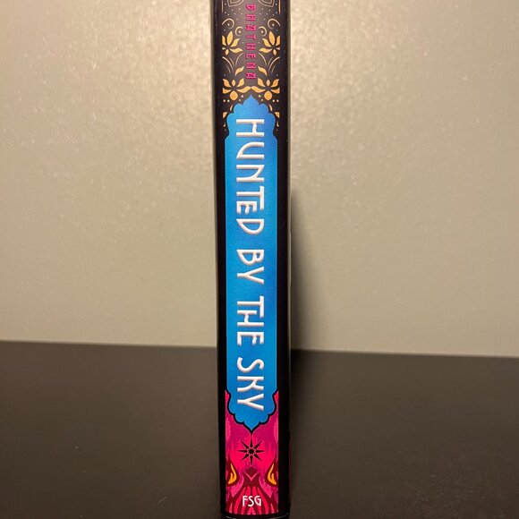 HUNTED BY THE SKY by Tanaz Bhathena Fantasy Novel ~ YA Literature ~ India - Picture 2 of 5